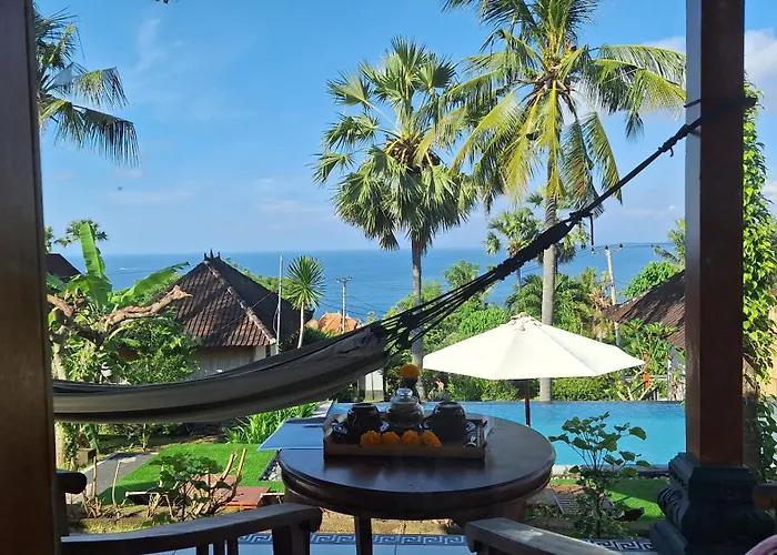 ゲストハウス Frangipani & Restaurant Seraya