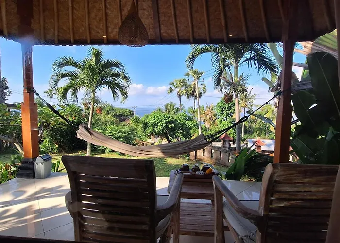 Frangipani & Restaurant Seraya