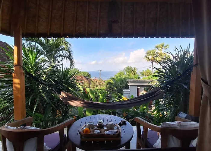 Frangipani & Restaurant ゲストハウス Seraya