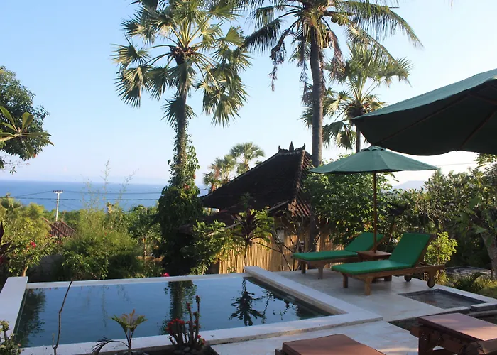 ゲストハウス Frangipani & Restaurant Seraya