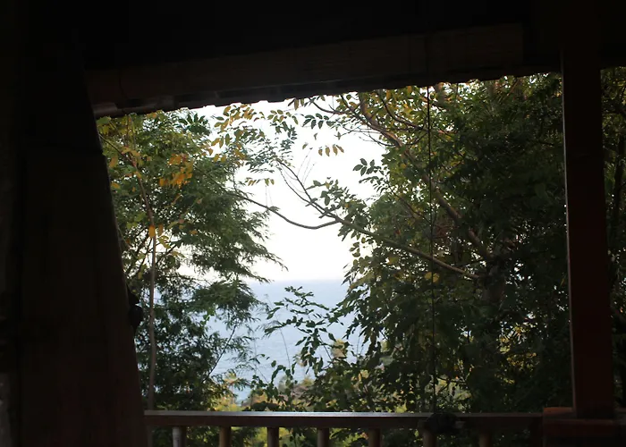 Frangipani & Restaurant ゲストハウス Seraya