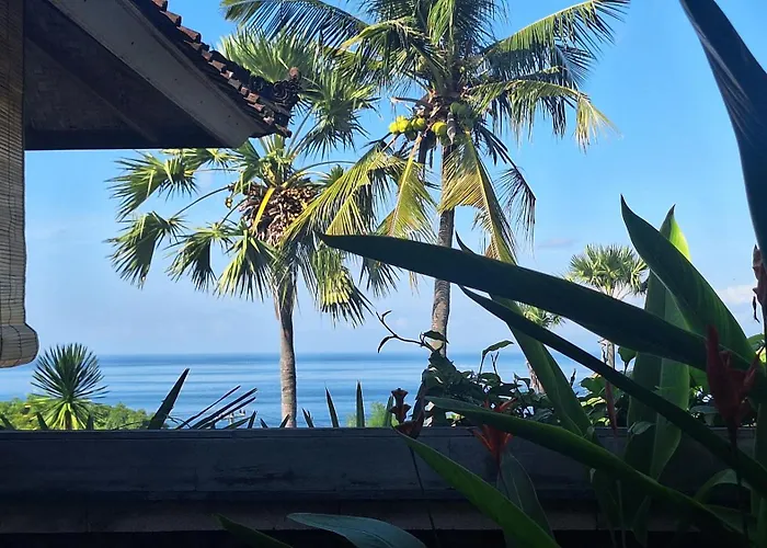 Guest house Frangipani & Restaurant Seraya
