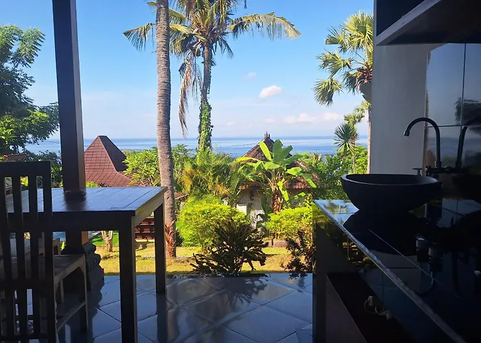Guest house Frangipani & Restaurant Seraya